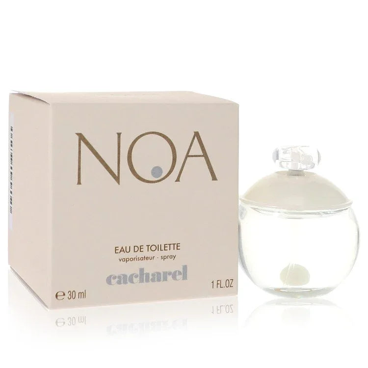 Cacharel Noa perfume bottle for women on a white background